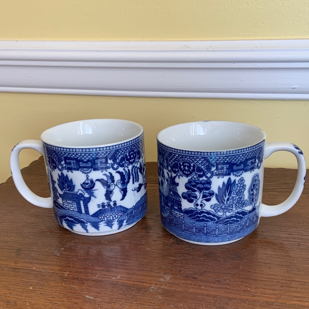 Vintage Blue Willow Porcelain Cups Set of 2